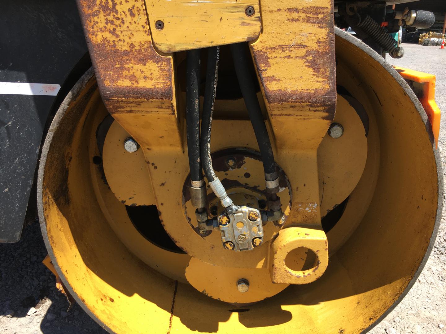 ./imagenes/INVOICE/2019/16623/COMPACTADOR CATERPILLAR CB-335E (12).JPG